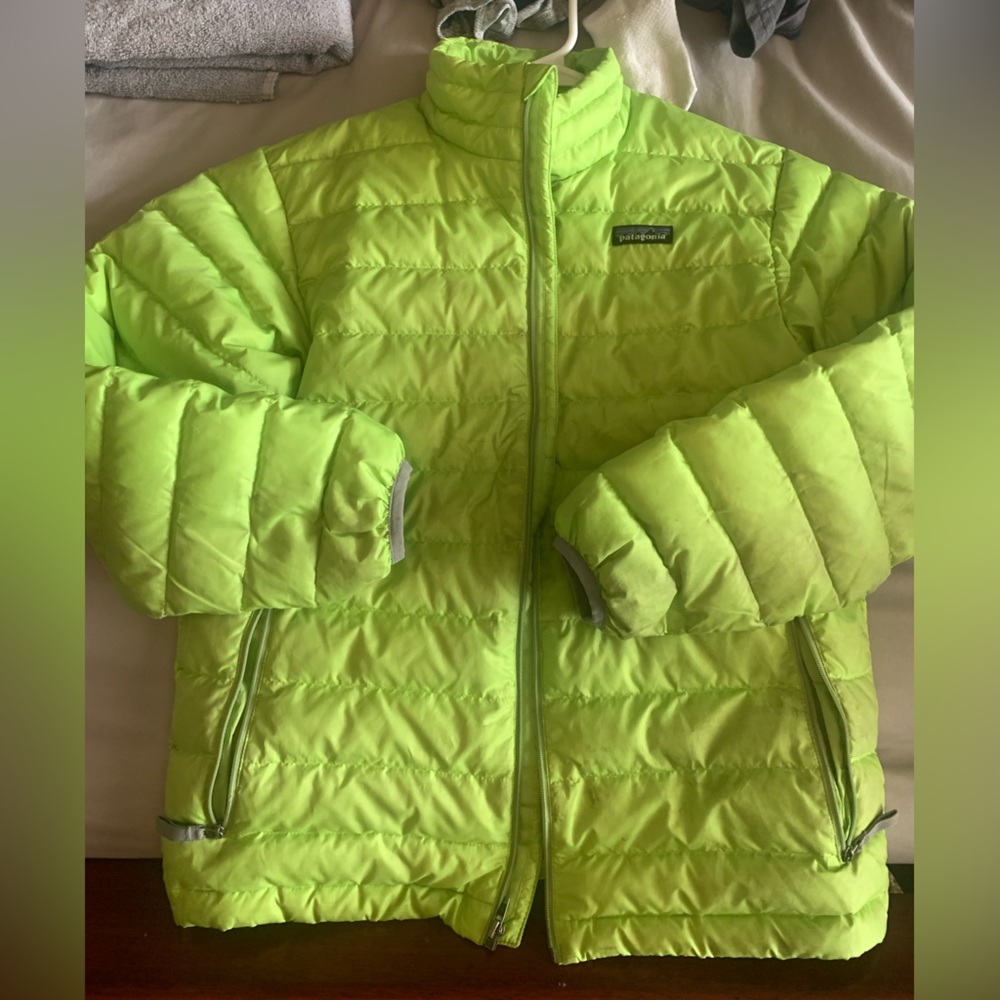 Big kids Patagonia Down Sweater Jacket. Size 10-12.